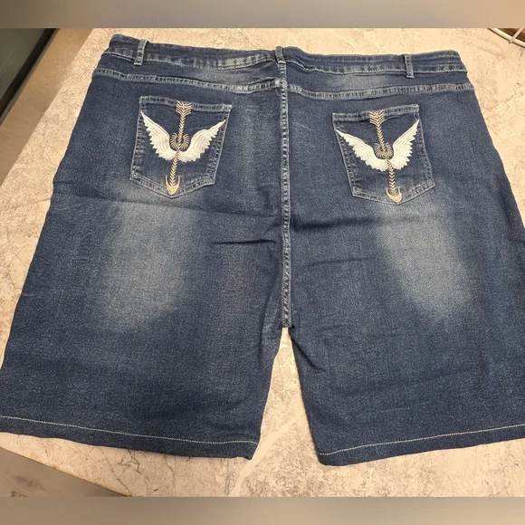 Womens High Rise Plus Size Embroidered Denim Shorts Size 6X New - Picture 5 of 10